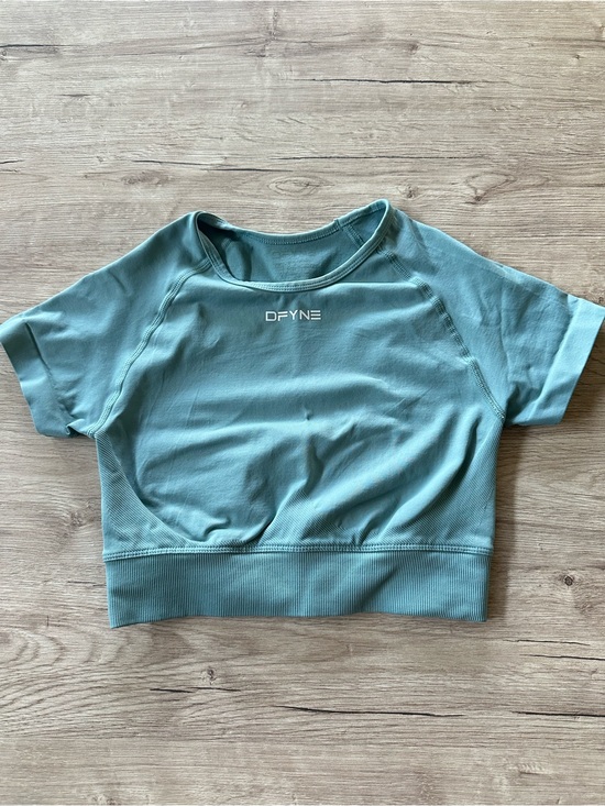 Dfyne Tops - DFYNE Teal Seamless Cropped Short Sleeve Workout Top